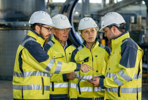 Подбор рабочего персонала в сезон: как ускорить найм и не перегружать HR?